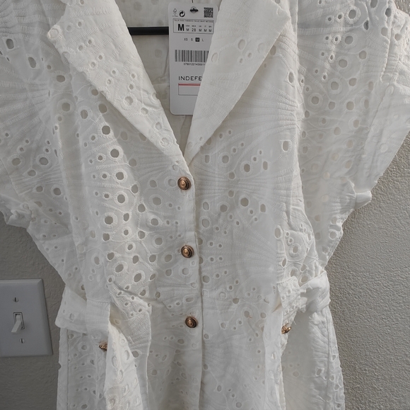 White dress - Picture 3 of 6